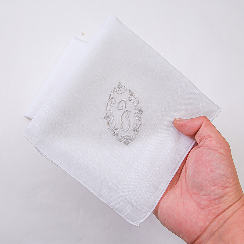 Set of 2pcs Luxurious, Elegant - Monogrammed Handkerchief 评论和价格